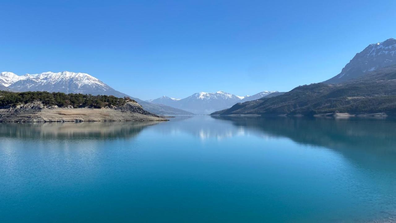 Embrun - Appartement 4/6 Personnes Avec Exterieurs Luaran gambar