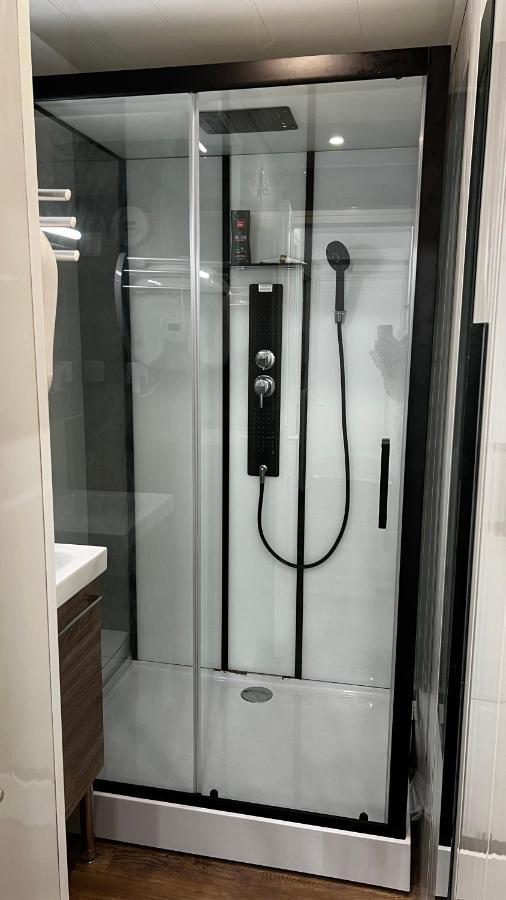 Embrun - Appartement 4/6 Personnes Avec Exterieurs Luaran gambar