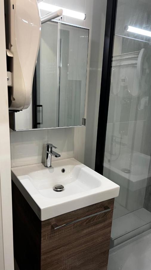 Embrun - Appartement 4/6 Personnes Avec Exterieurs Luaran gambar
